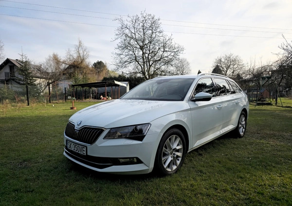 Skoda Superb cena 77700 przebieg: 171858, rok produkcji 2018 z Katowice małe 379